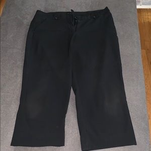 The Limited Cassidy fit black capris Sz 8